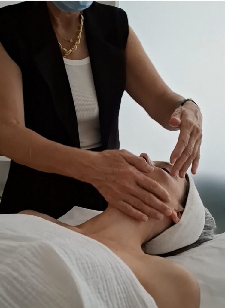 kinesiolifting facial