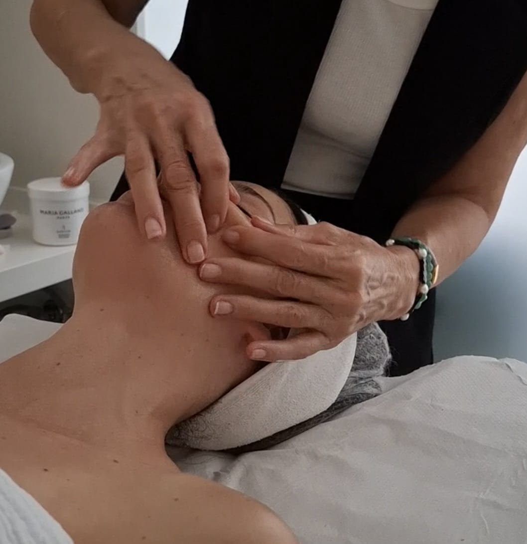 kinesiolifting facial